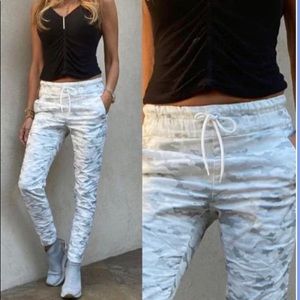Bevy Flog Shely Drawstring Jogger Pants | White/Gray Camo